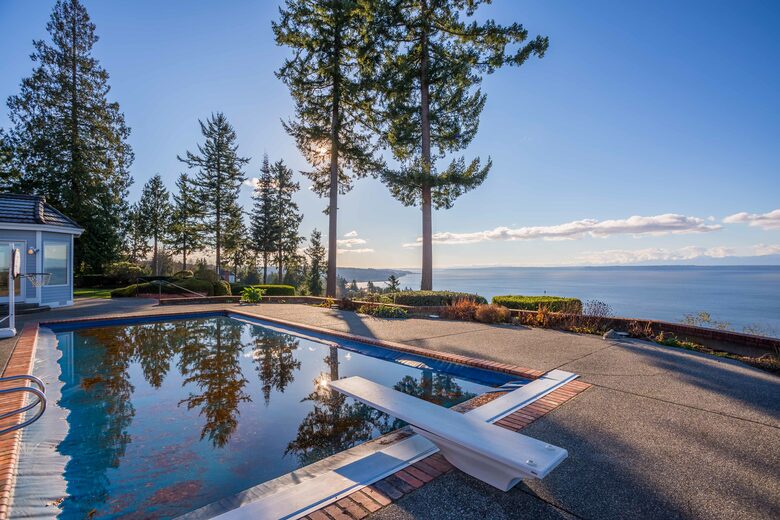 Breathtaking Ocean View Castle Like Home - Edmonds, Washington
