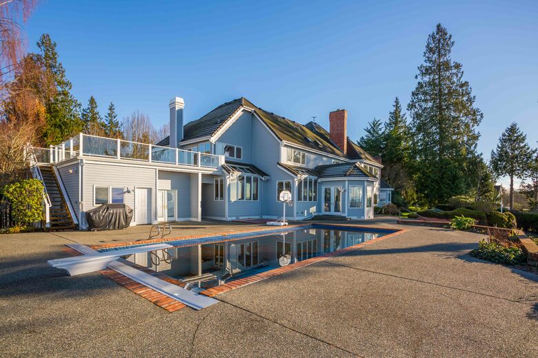 Breathtaking Ocean View Castle Like Home - Edmonds, Washington