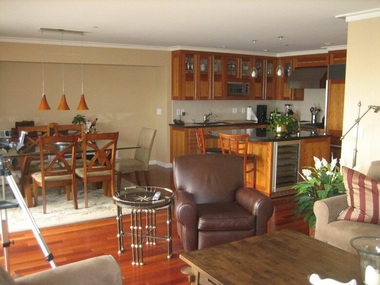 Waterfront Views in Downtown Tiburon - Tiburon, California