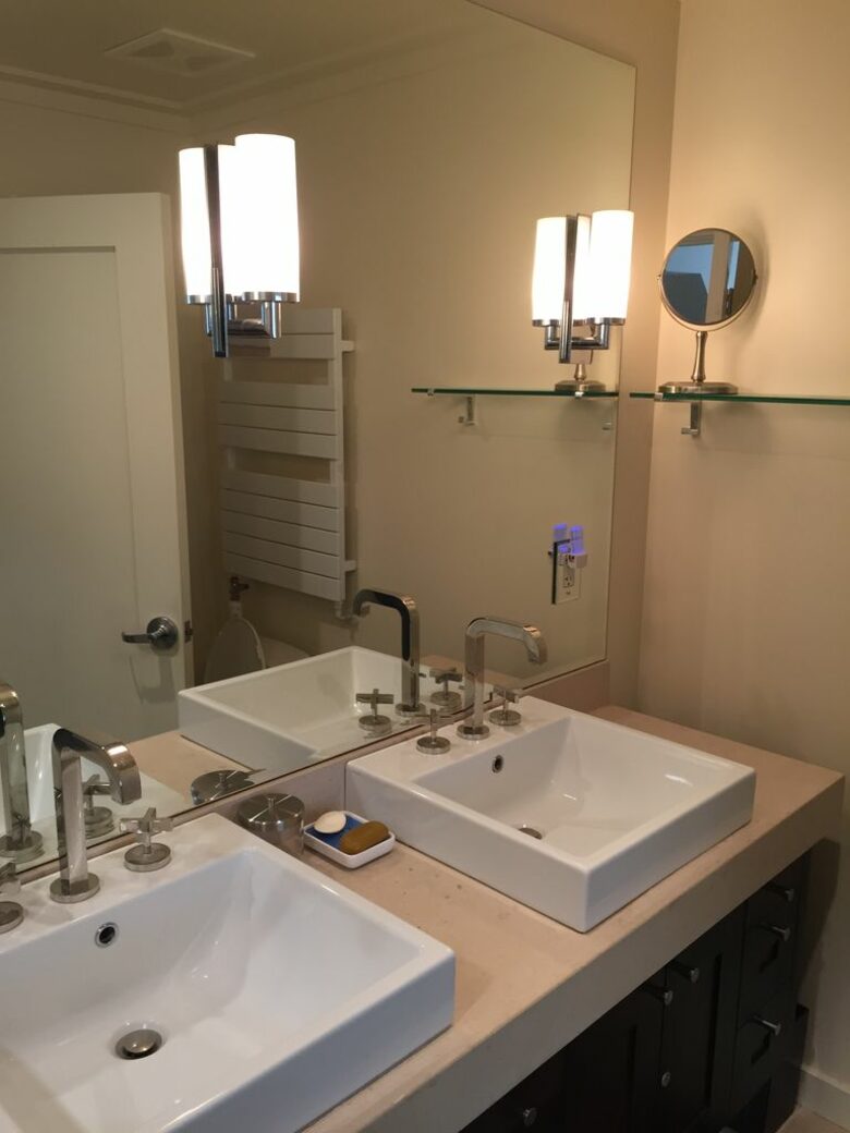 Waterfront Views in Downtown Tiburon - Tiburon, California