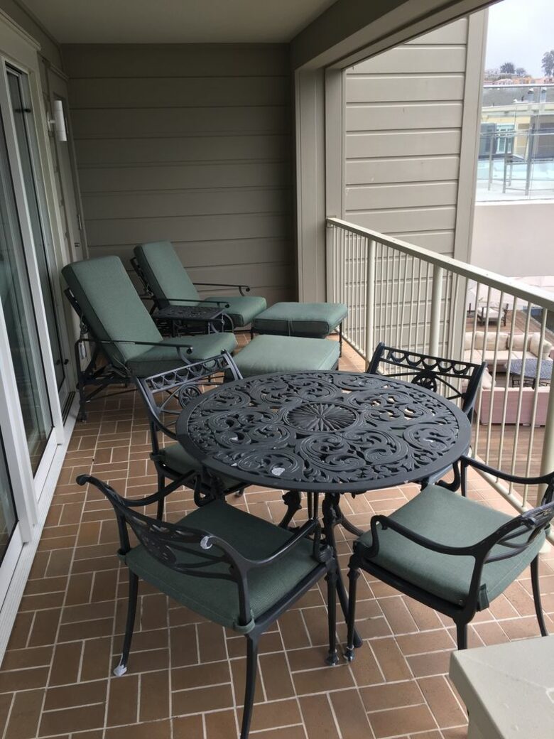 Waterfront Views in Downtown Tiburon - Tiburon, California