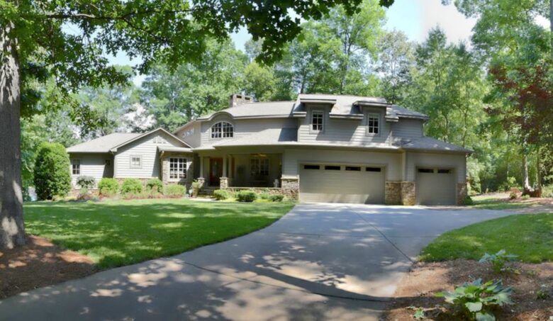 Lake Norman Waterfront Retreat - Mooresville, North Carolina