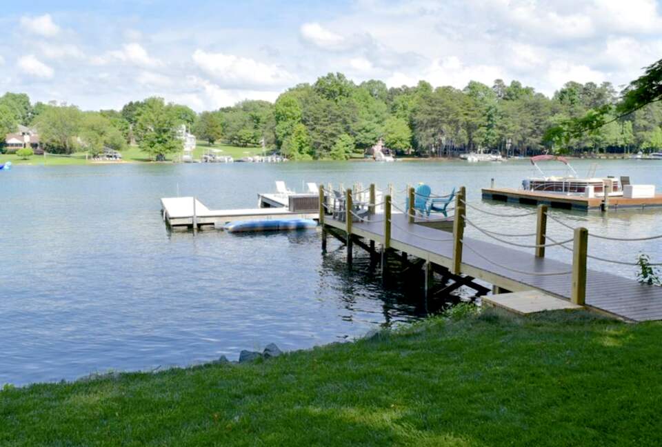 Lake Norman Waterfront Retreat - Mooresville, North Carolina