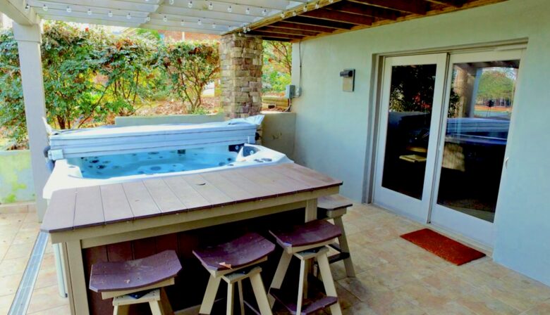 Lake Norman Waterfront Retreat - Mooresville, North Carolina