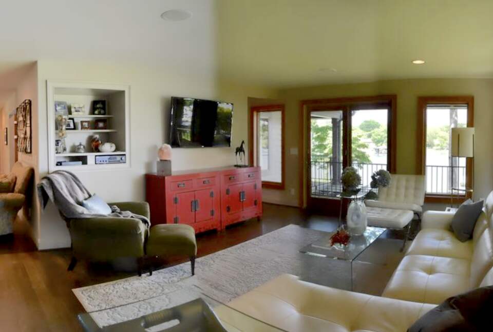 Lake Norman Waterfront Retreat - Mooresville, North Carolina