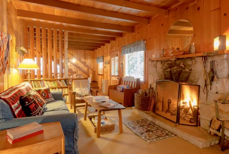 Cozy Tahoe Vista Cabin - Kings Beach, California