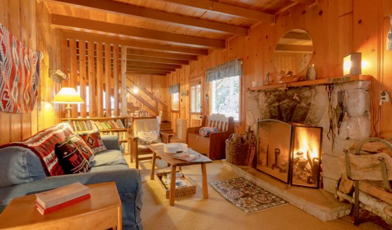Cozy Tahoe Vista Cabin - Kings Beach, California