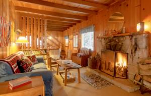 Cozy Tahoe Vista Cabin - Kings Beach, California