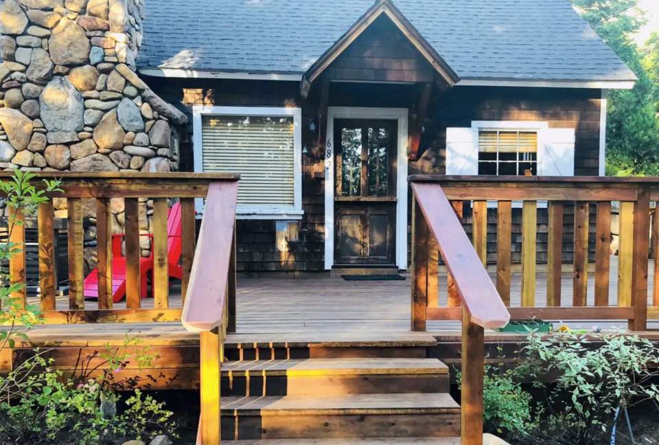 Cozy Tahoe Vista Cabin - Kings Beach, California
