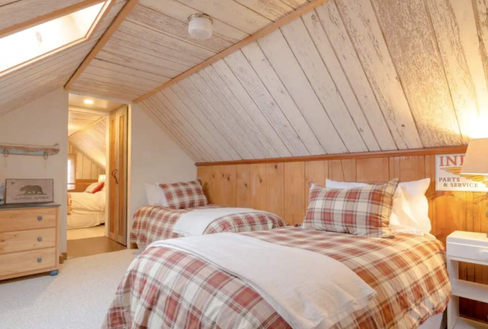 Cozy Tahoe Vista Cabin - Kings Beach, California