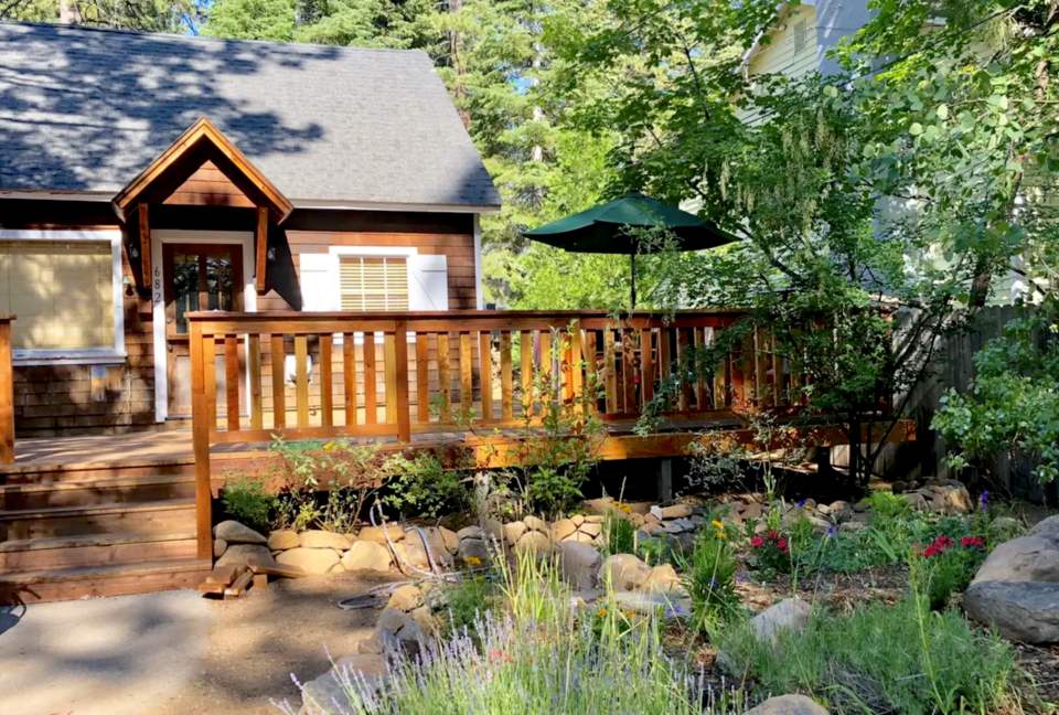 Cozy Tahoe Vista Cabin - Kings Beach, California