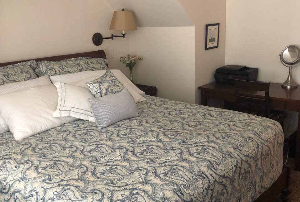 Waterfront Views in Downtown Tiburon - Tiburon, California