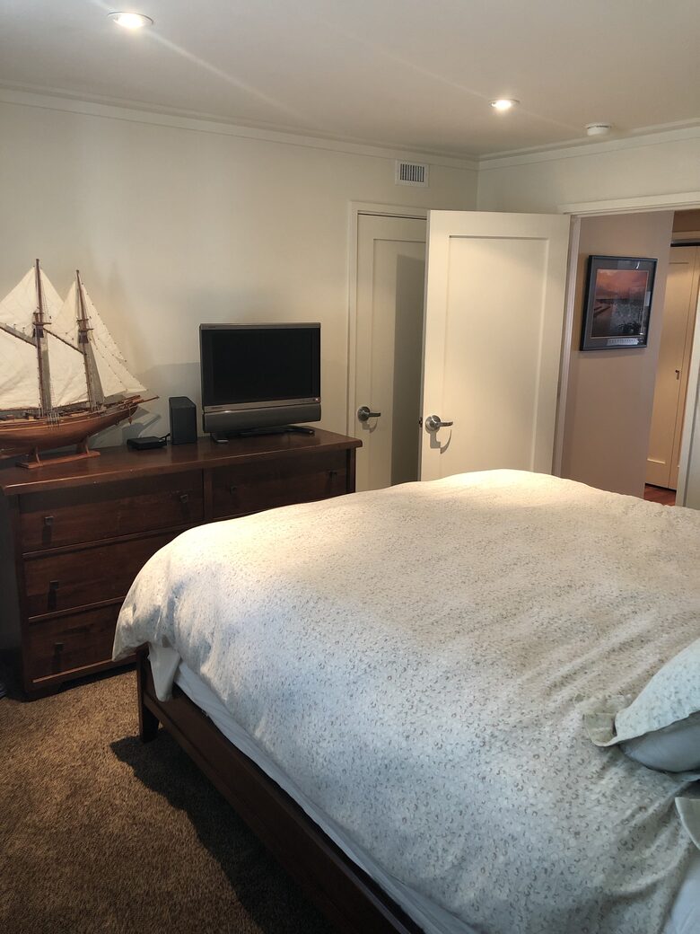 Waterfront Views in Downtown Tiburon - Tiburon, California