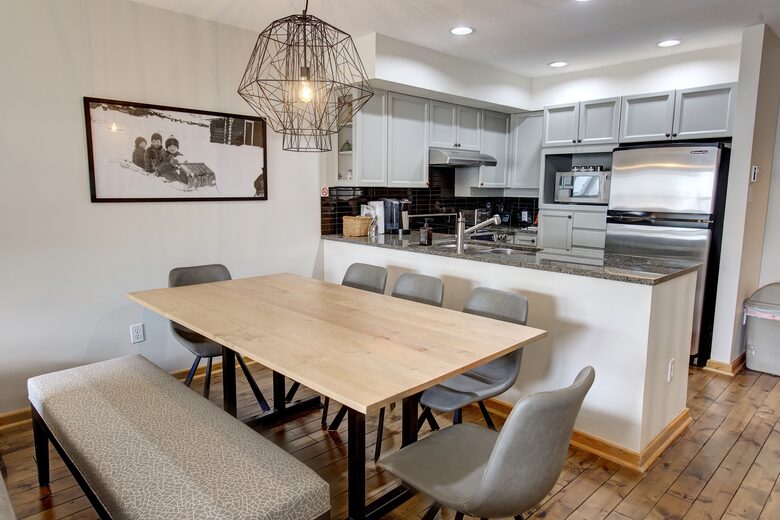 3 Bedroom Townhouse in Whistler Upper Village - Whistler, Canada