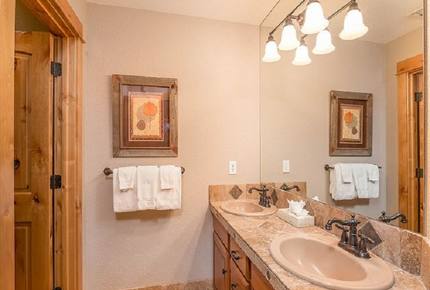 White Elm - Sunriver, Oregon