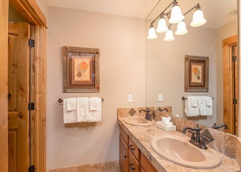 White Elm - Sunriver, Oregon