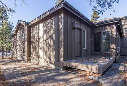 White Elm - Sunriver, Oregon