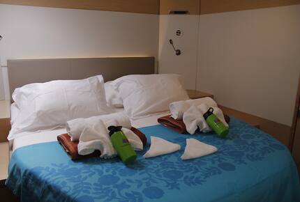 TradeWinds 60ft 5 Cabin Crewed Catamaran Luxury Class - French Polynesian Sailing Vacation - Raiatea island, French Polynesia