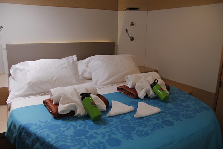 TradeWinds 60ft 5 Cabin Crewed Catamaran Luxury Class - French Polynesian Sailing Vacation - Raiatea island, French Polynesia