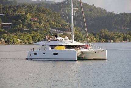 TradeWinds 60ft 5 Cabin Crewed Catamaran Luxury Class - French Polynesian Sailing Vacation - Raiatea island, French Polynesia