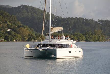 TradeWinds 60ft 5 Cabin Crewed Catamaran Luxury Class - French Polynesian Sailing Vacation - Raiatea island, French Polynesia