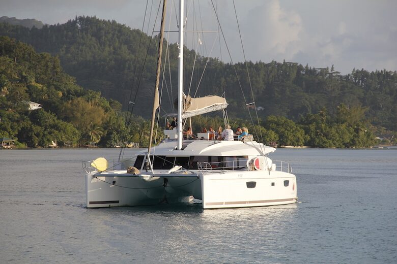 TradeWinds 60ft 5 Cabin Crewed Catamaran Luxury Class - French Polynesian Sailing Vacation - Raiatea island, French Polynesia