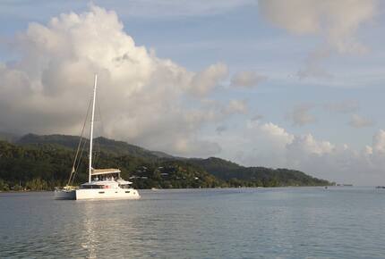 TradeWinds 60ft 5 Cabin Crewed Catamaran Luxury Class - French Polynesian Sailing Vacation - Raiatea island, French Polynesia