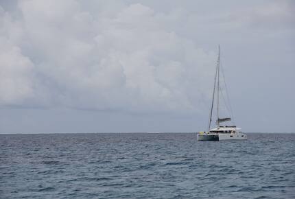TradeWinds 60ft 5 Cabin Crewed Catamaran Luxury Class - French Polynesian Sailing Vacation - Raiatea island, French Polynesia
