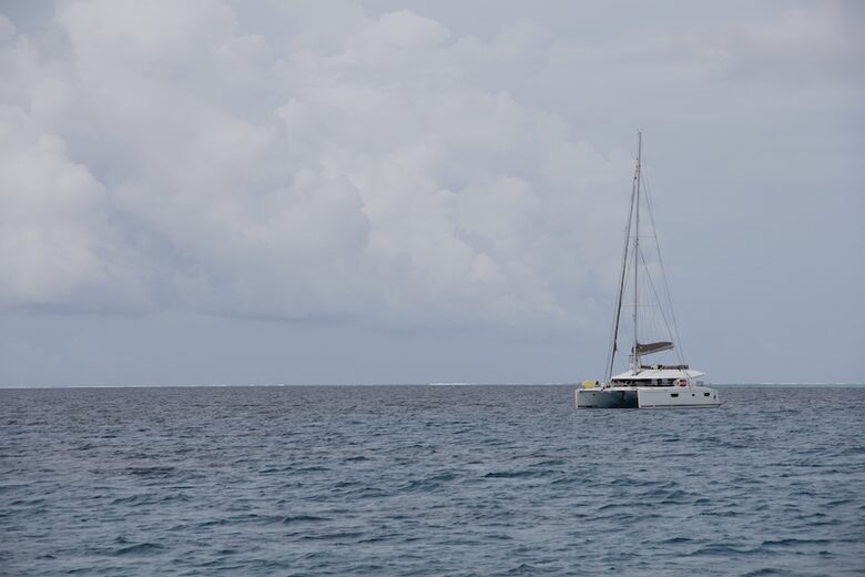 TradeWinds 60ft 5 Cabin Crewed Catamaran Luxury Class - French Polynesian Sailing Vacation - Raiatea island, French Polynesia
