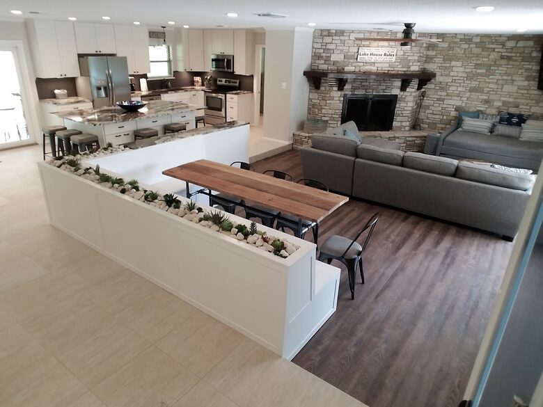 The Stonehouse at Canyon Lake - Canyon Lake, Texas