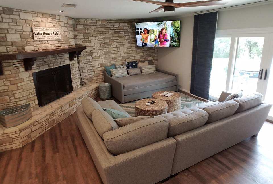 The Stonehouse at Canyon Lake - Canyon Lake, Texas