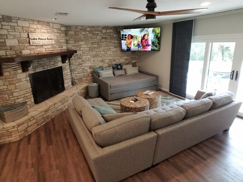 The Stonehouse at Canyon Lake - Canyon Lake, Texas