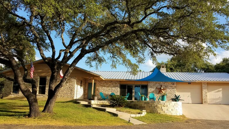 The Stonehouse at Canyon Lake - Canyon Lake, Texas