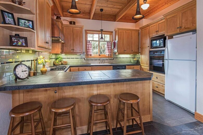 Sherman Cottage - Camp Sherman, Oregon