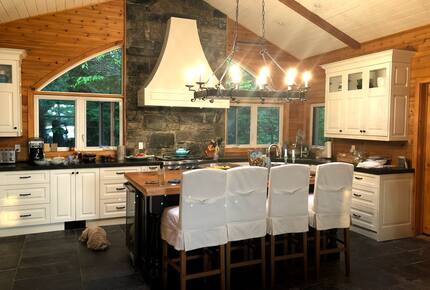 Sunset Luxury Cottage - Minden, Canada