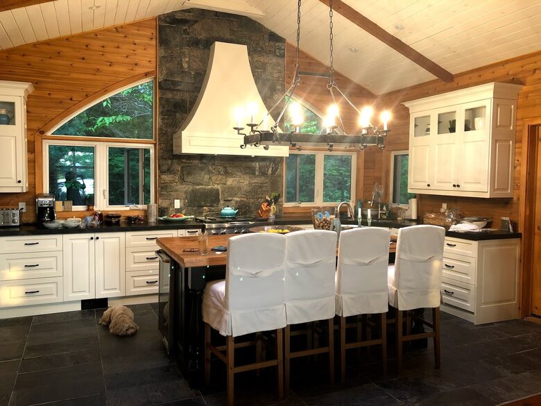 Sunset Luxury Cottage - Minden, Canada