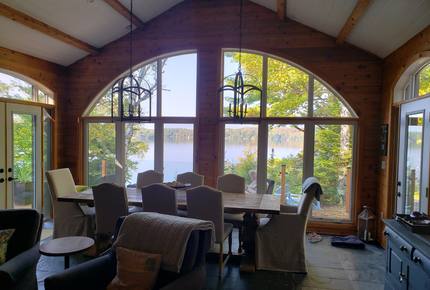 Sunset Luxury Cottage - Minden, Canada