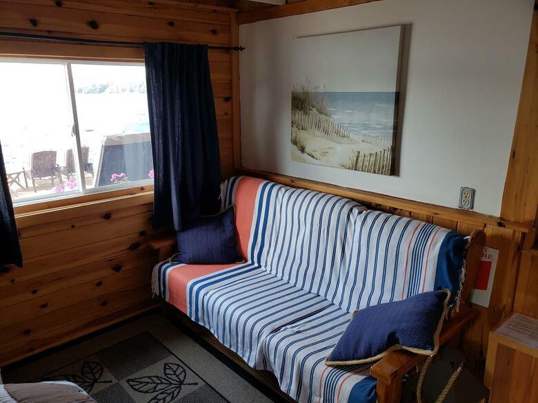 Sunset Luxury Cottage - Minden, Canada