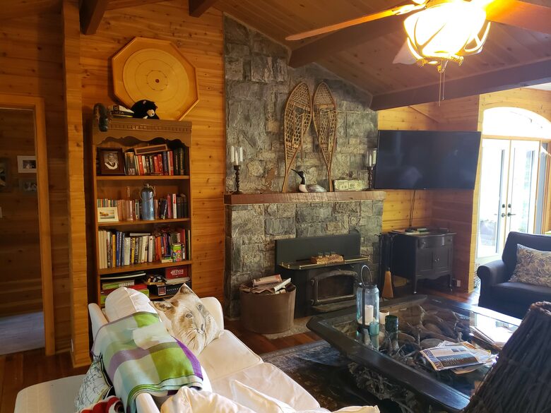 Sunset Luxury Cottage - Minden, Canada