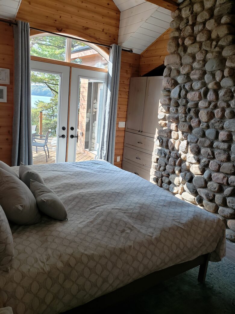 Sunset Luxury Cottage - Minden, Canada