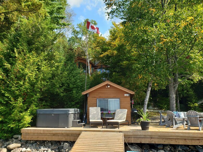 Sunset Luxury Cottage - Minden, Canada