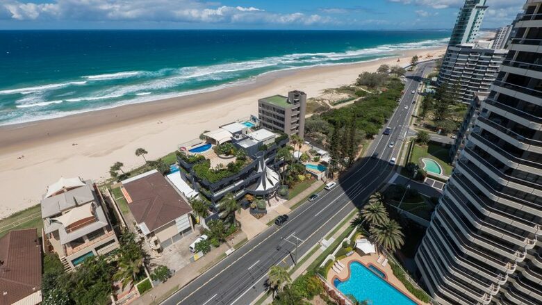 Fabulous Main Beach Apartment - Main Beach, Gold Coast, Australia