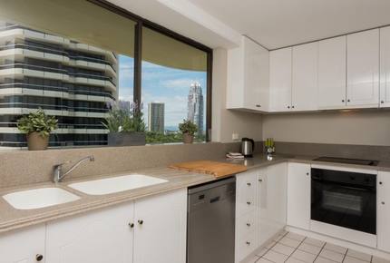 Fabulous Main Beach Apartment - Main Beach, Gold Coast, Australia