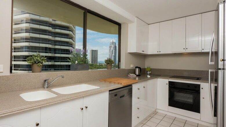 Fabulous Main Beach Apartment - Main Beach, Gold Coast, Australia