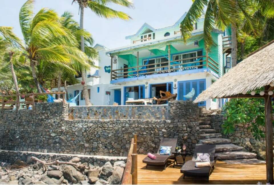 Secluded Island Beachfront House - Providencia, Colombia