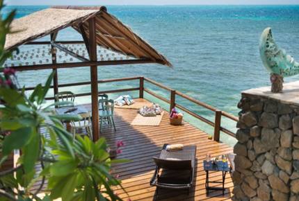 Secluded Island Beachfront House - Providencia, Colombia