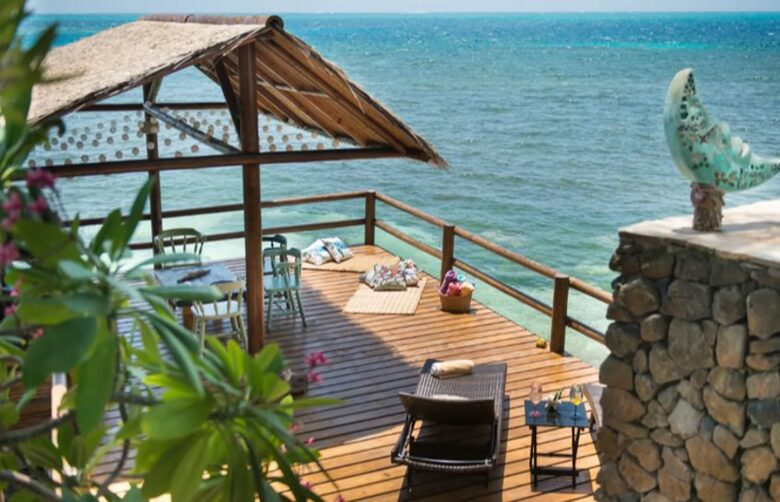 Secluded Island Beachfront House - Providencia, Colombia