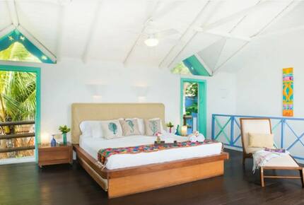 Secluded Island Beachfront House - Providencia, Colombia