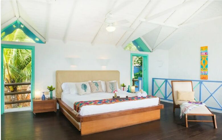 Secluded Island Beachfront House - Providencia, Colombia