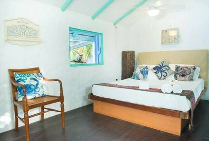 Secluded Island Beachfront House - Providencia, Colombia